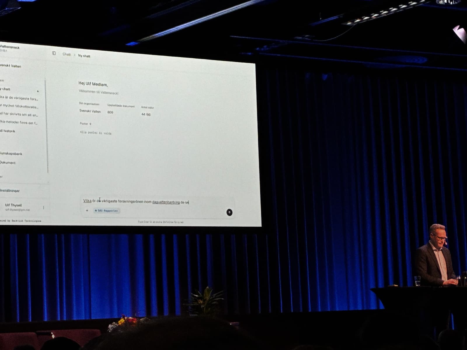 Svenskt Vatten presenting Lens live on stage